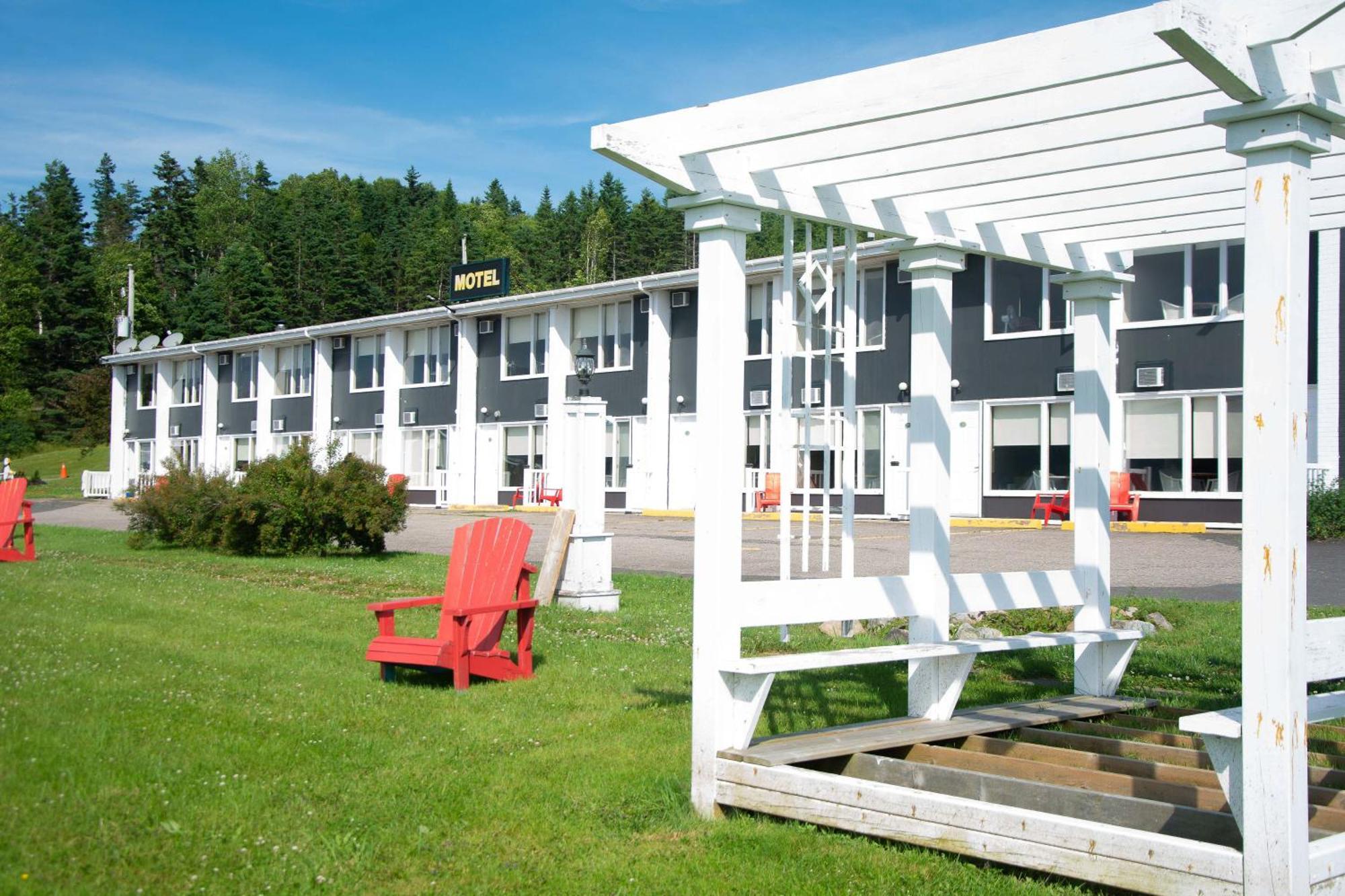 Travels Inn Victoria County Boularderie East Exterior photo
