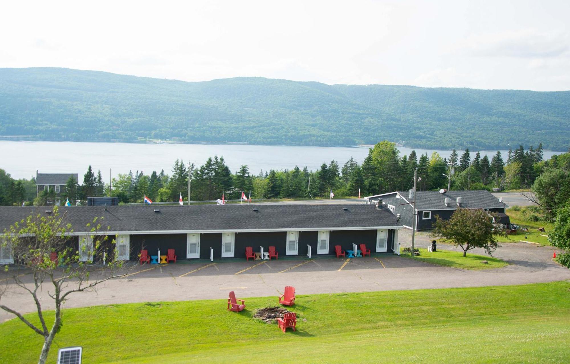 Travels Inn Victoria County Boularderie East Exterior photo